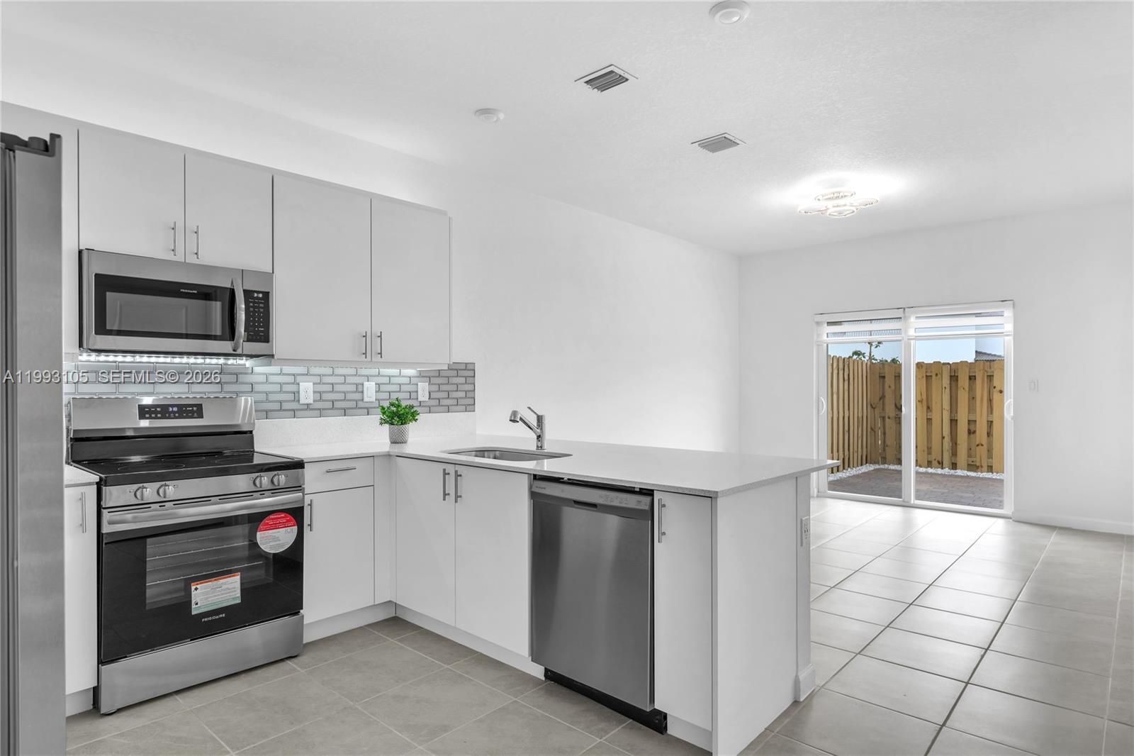 Altamira Castellon Collect - Residential Lease