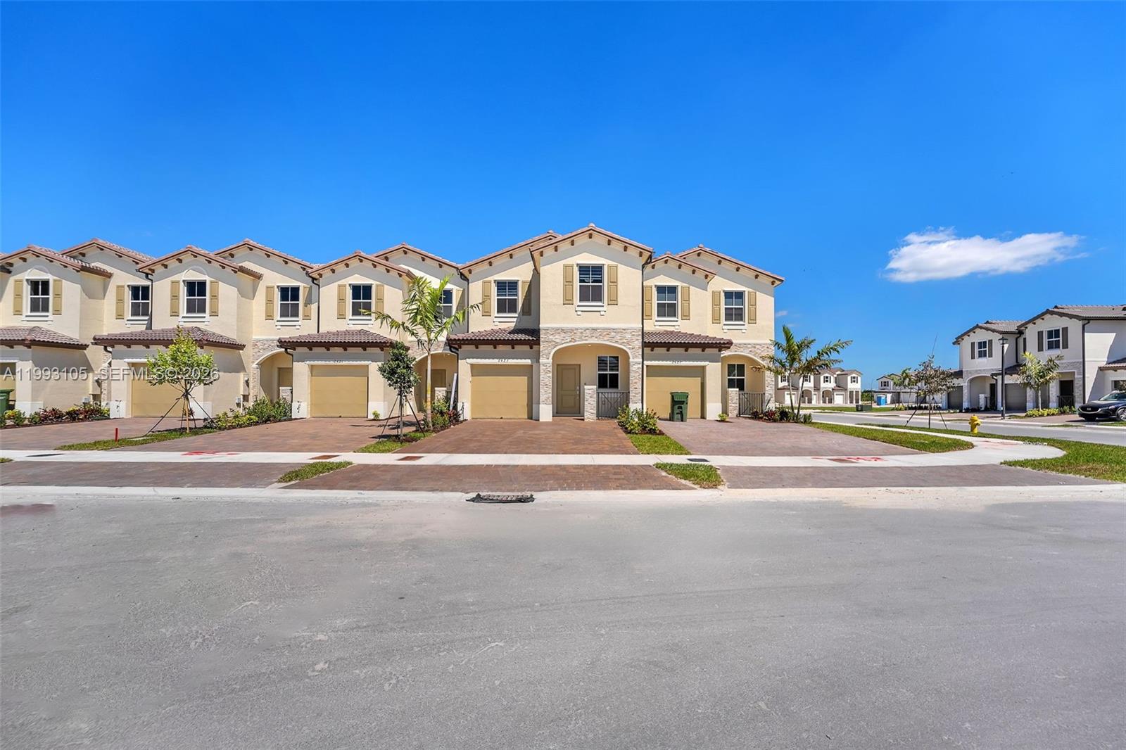 Altamira Castellon Collect - Residential Lease