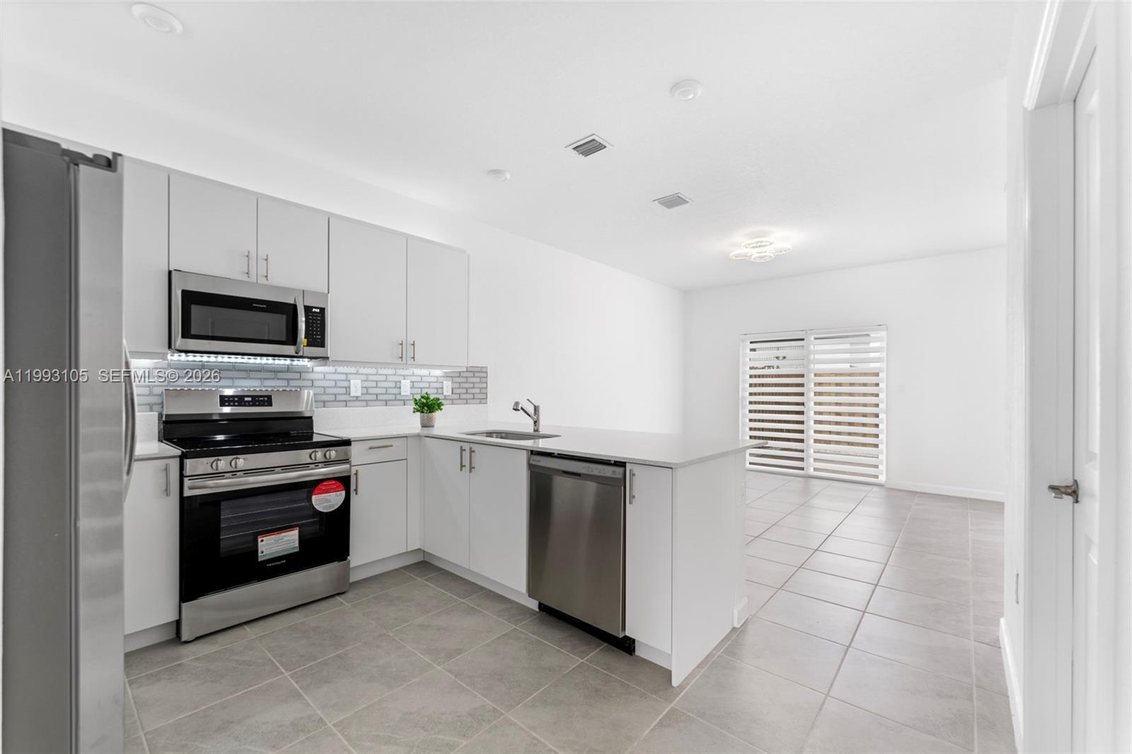 Altamira Castellon Collect - Residential Lease