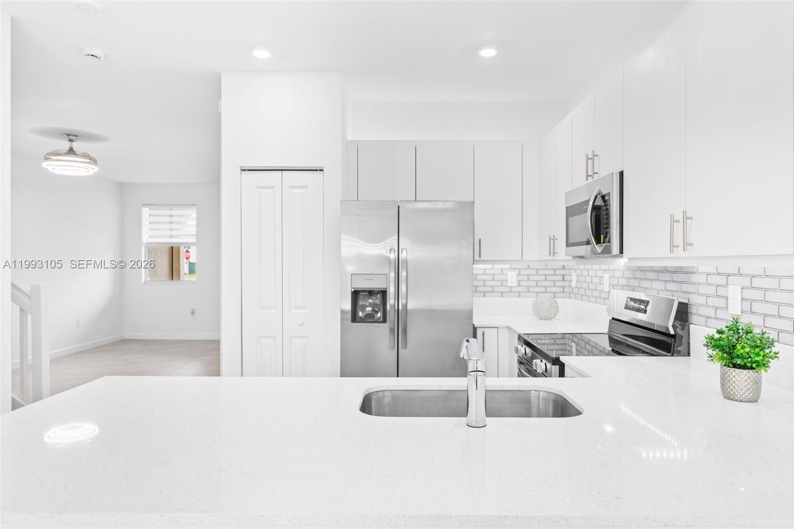 Altamira Castellon Collect - Residential Lease