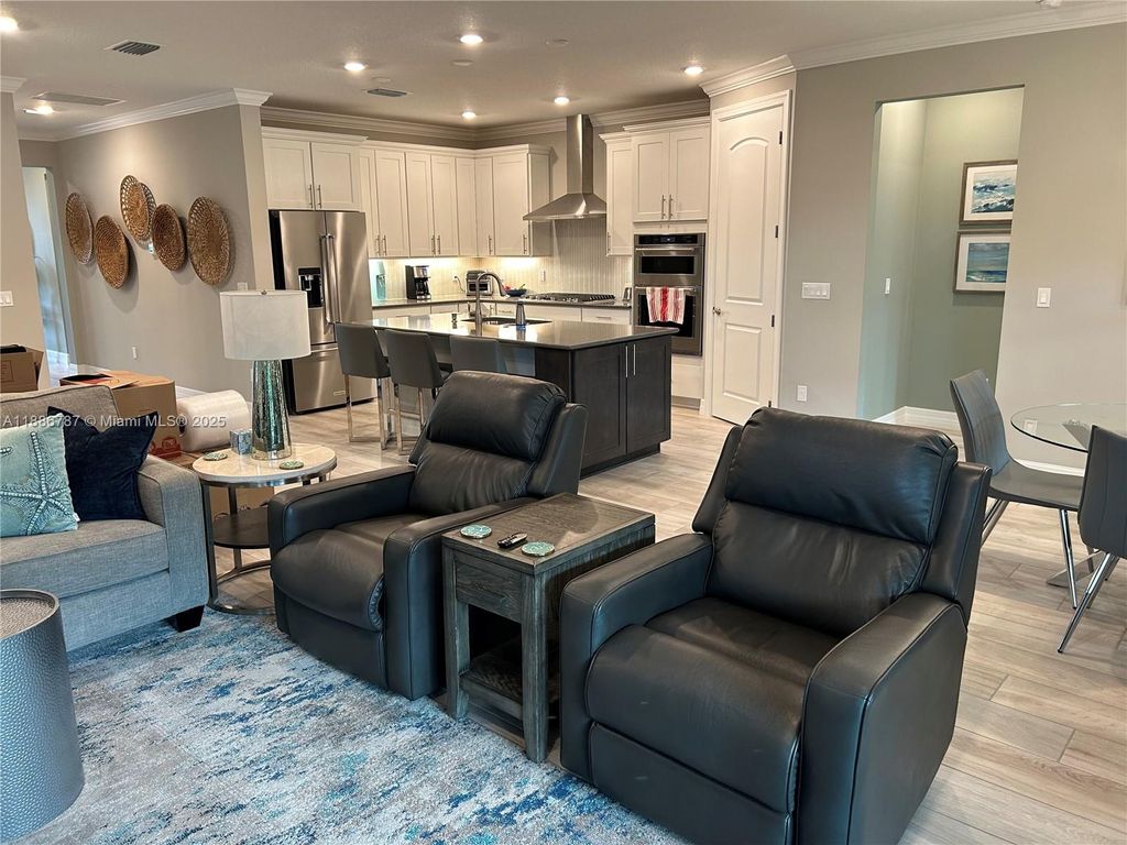 Photo of 4475 S Silverwood Ln S, Oakland Park, FL 33309 (MLS # A11886787)