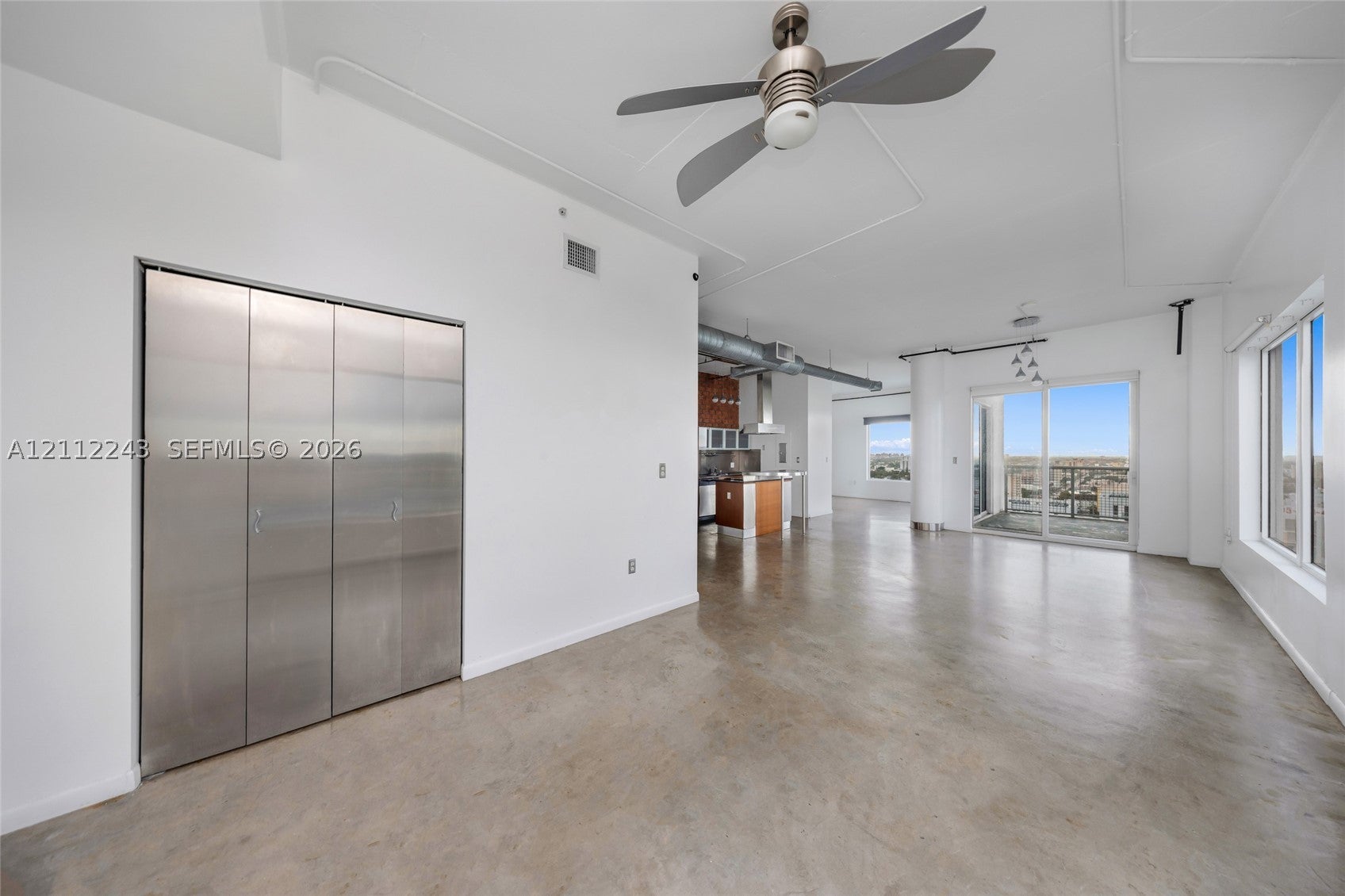 10 SW South River Dr