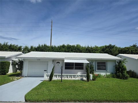 Photo of 600 SW 8th Pl, Boynton Beach, FL 33426 (MLS # A11886076)