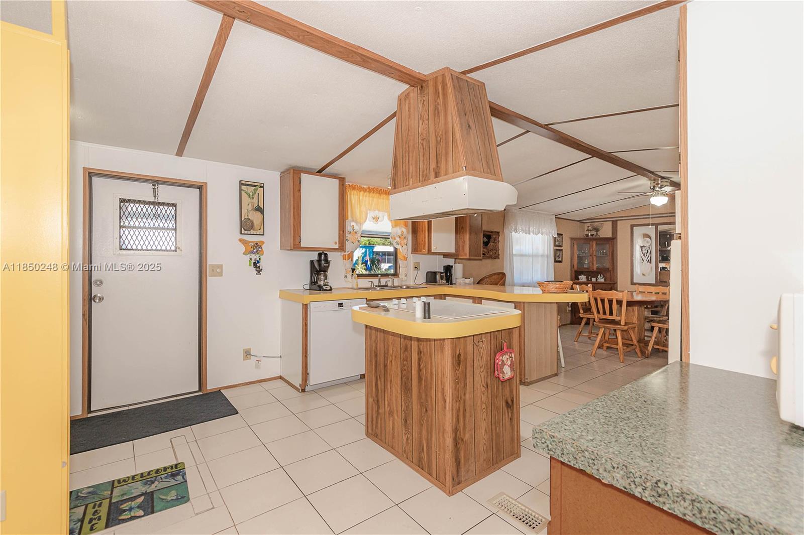 8 Highborne Ln