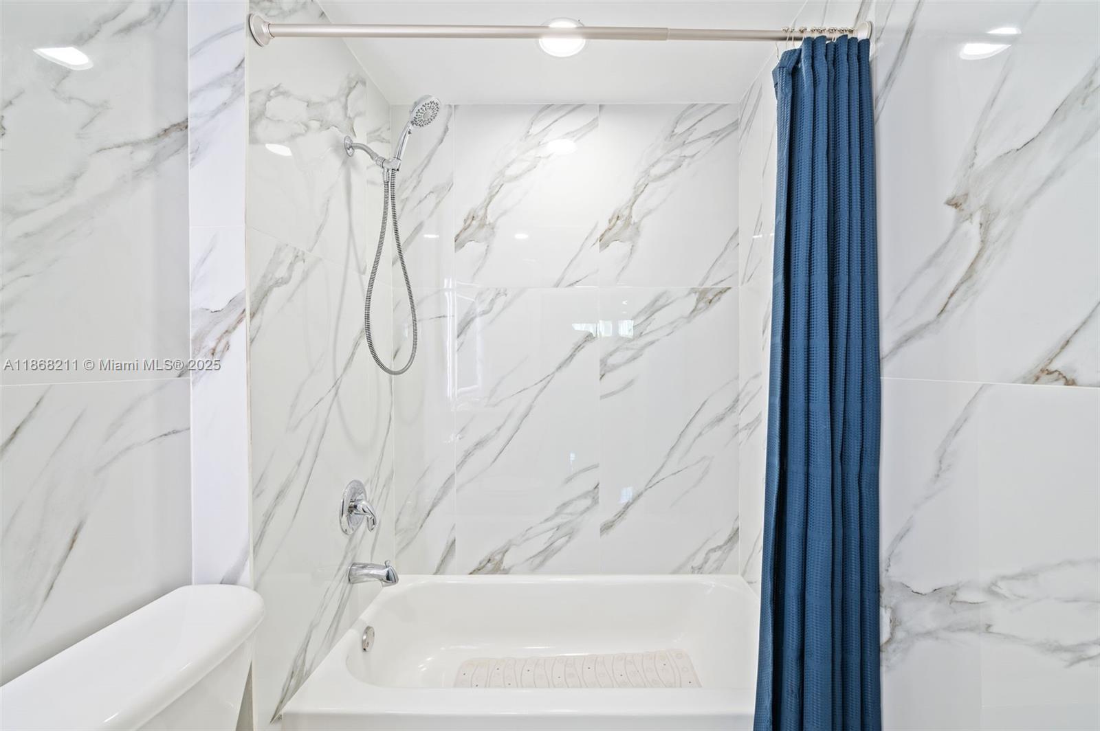 360 CONDO A - Residential