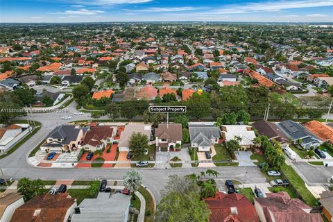 Single Family Residence in Miami FL 14401 112th Ter Ter 31.jpg