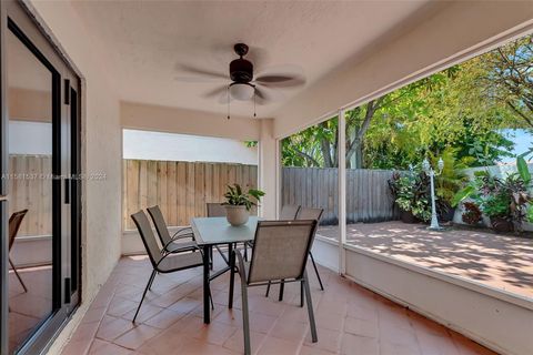 Single Family Residence in Miami FL 14401 112th Ter Ter 24.jpg