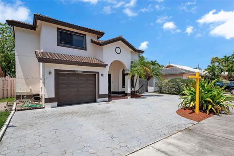 Single Family Residence in Miami FL 14401 112th Ter Ter 1.jpg