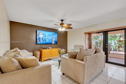 Single Family Residence in Miami FL 14401 112th Ter Ter 7.jpg