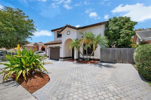 Single Family Residence in Miami FL 14401 112th Ter Ter 2.jpg