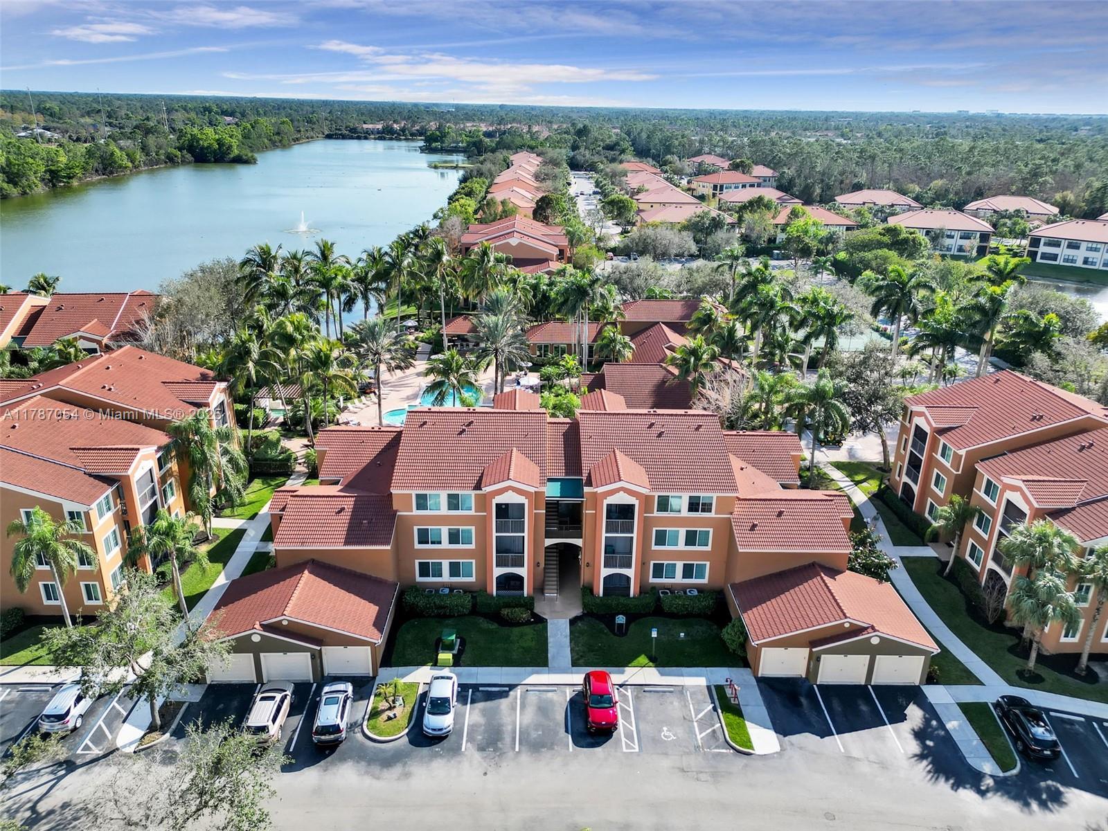 1235 Reserve Way 5-107, Naples, Collier County, Florida - 1 Bedrooms  
1 Bathrooms - 