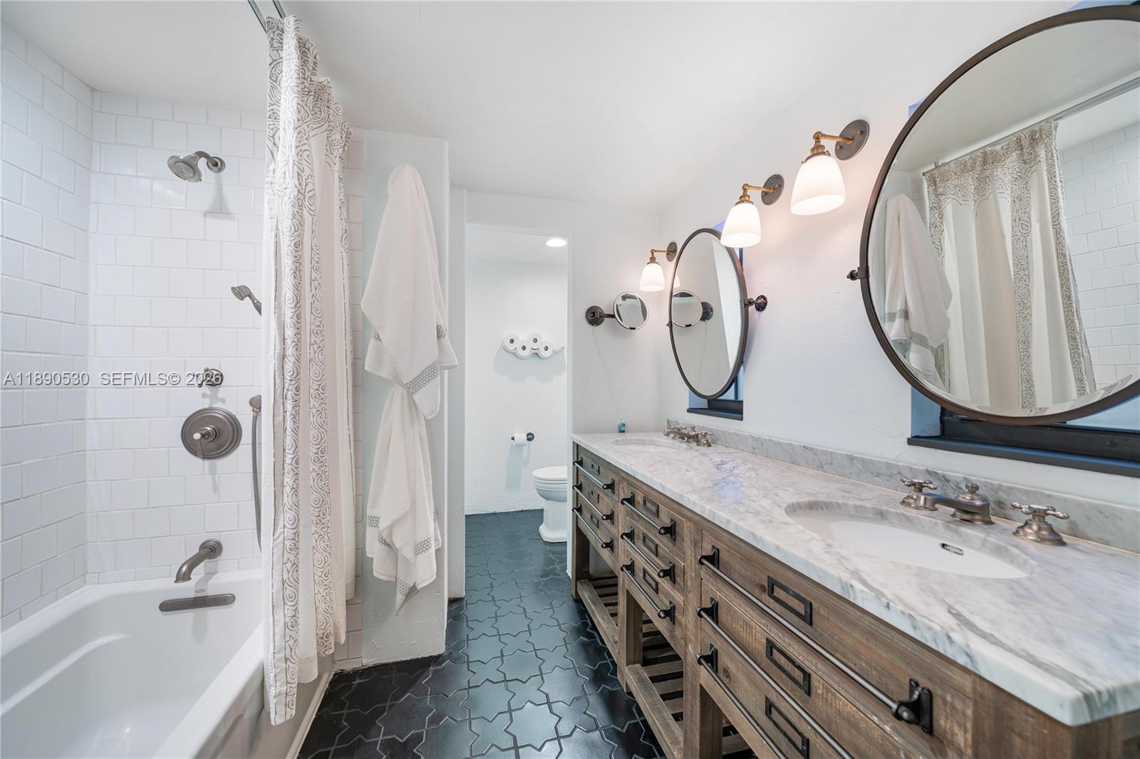 BAY HOMES SUB DB 338-23 - Residential