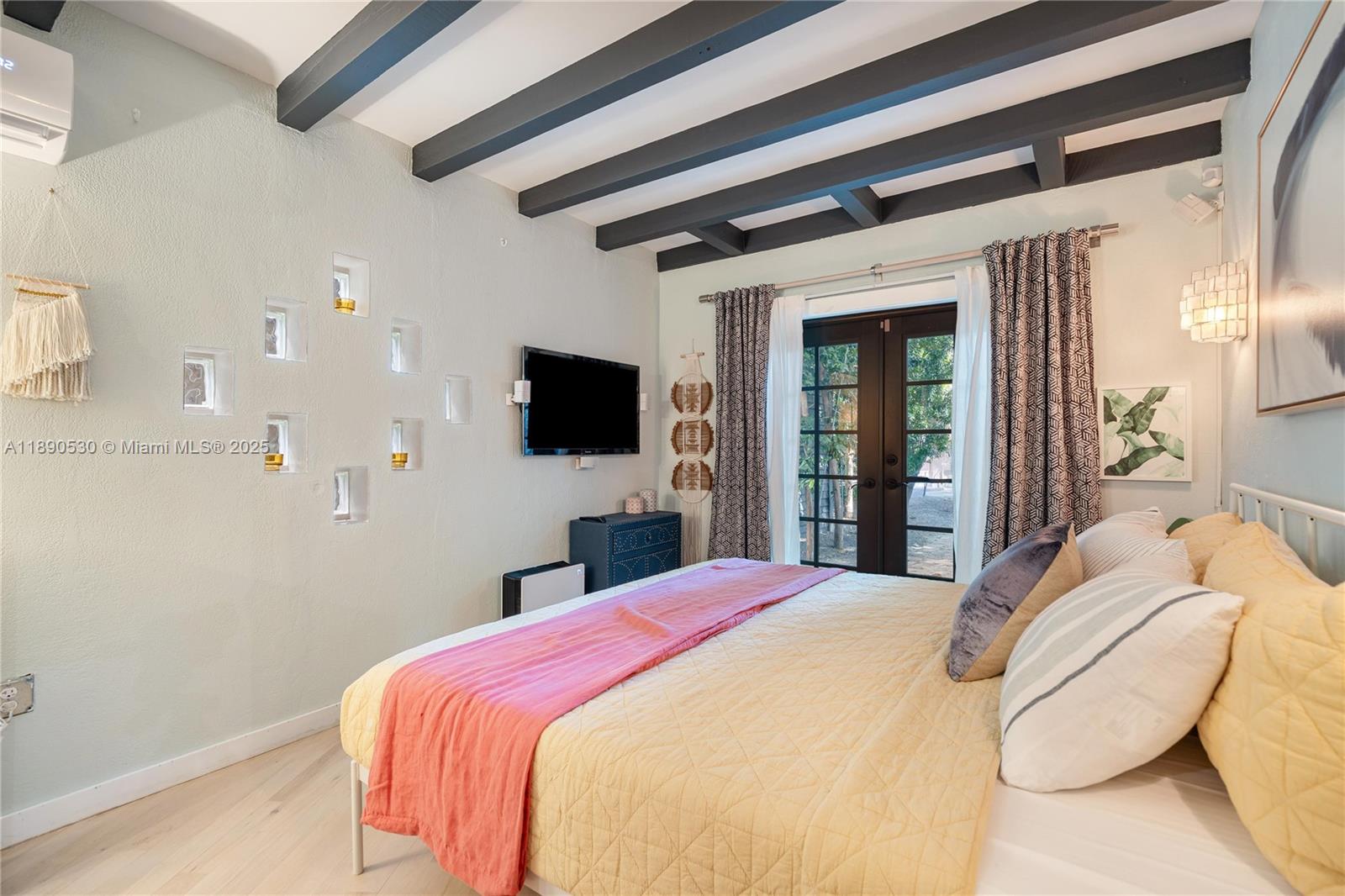 BAY HOMES SUB DB 338-23 - Residential