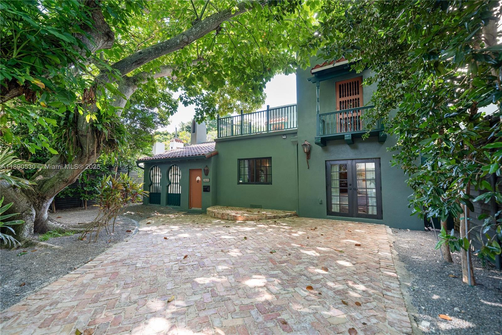 BAY HOMES SUB DB 338-23 - Residential