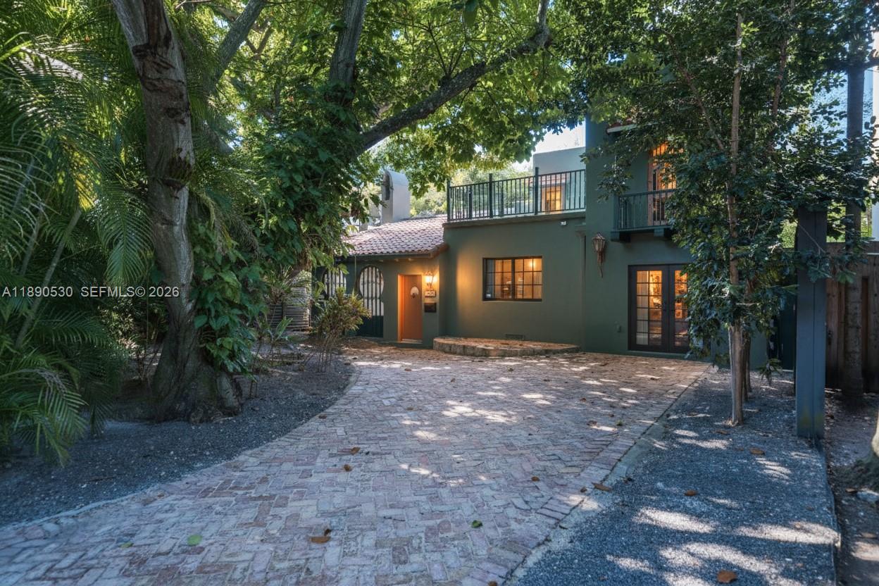 BAY HOMES SUB DB 338-23 - Residential