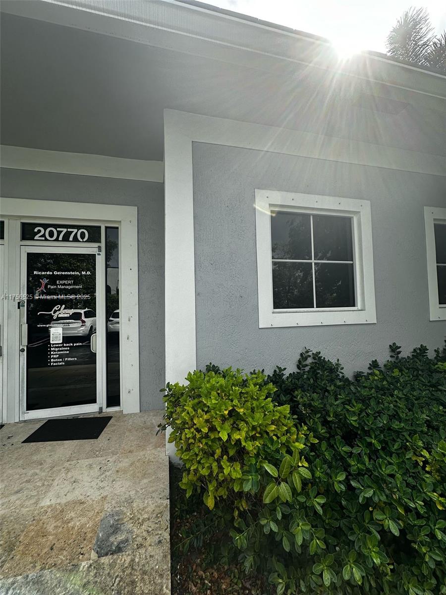 20770 W Dixie Hwy De Hwy