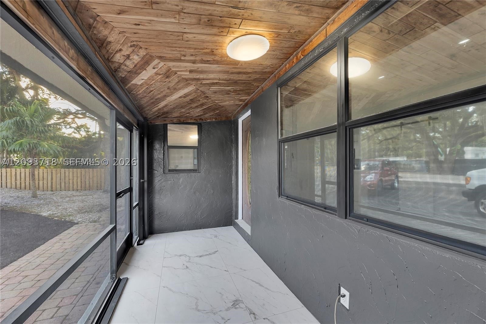 4837 SW 28th Ave