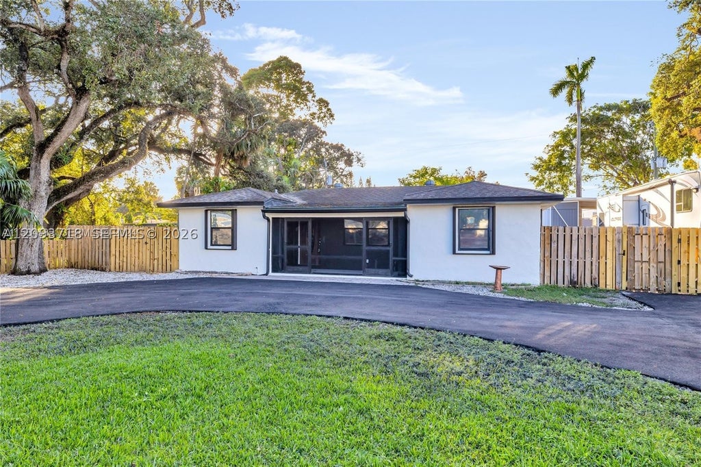 Photo of 4837 SW 28th Ave, Dania Beach, FL 33312 (MLS # A12093718)