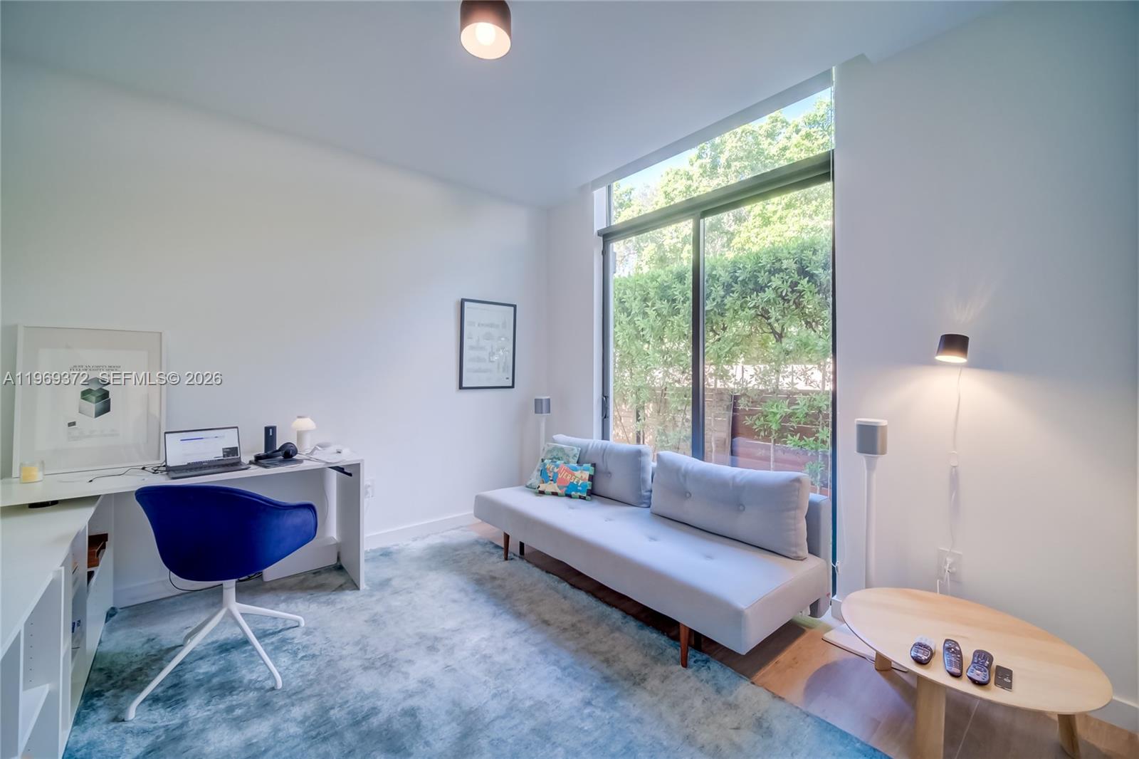 8600 EAST DIXIE - Residential Lease