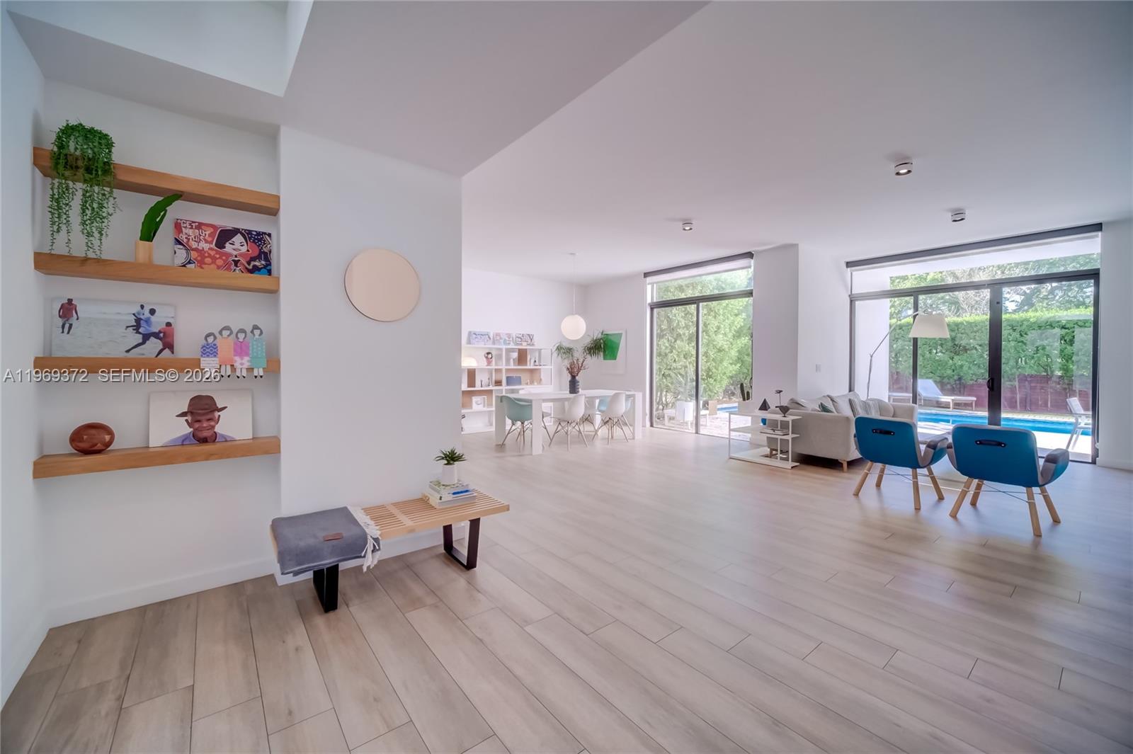 8600 EAST DIXIE - Residential Lease