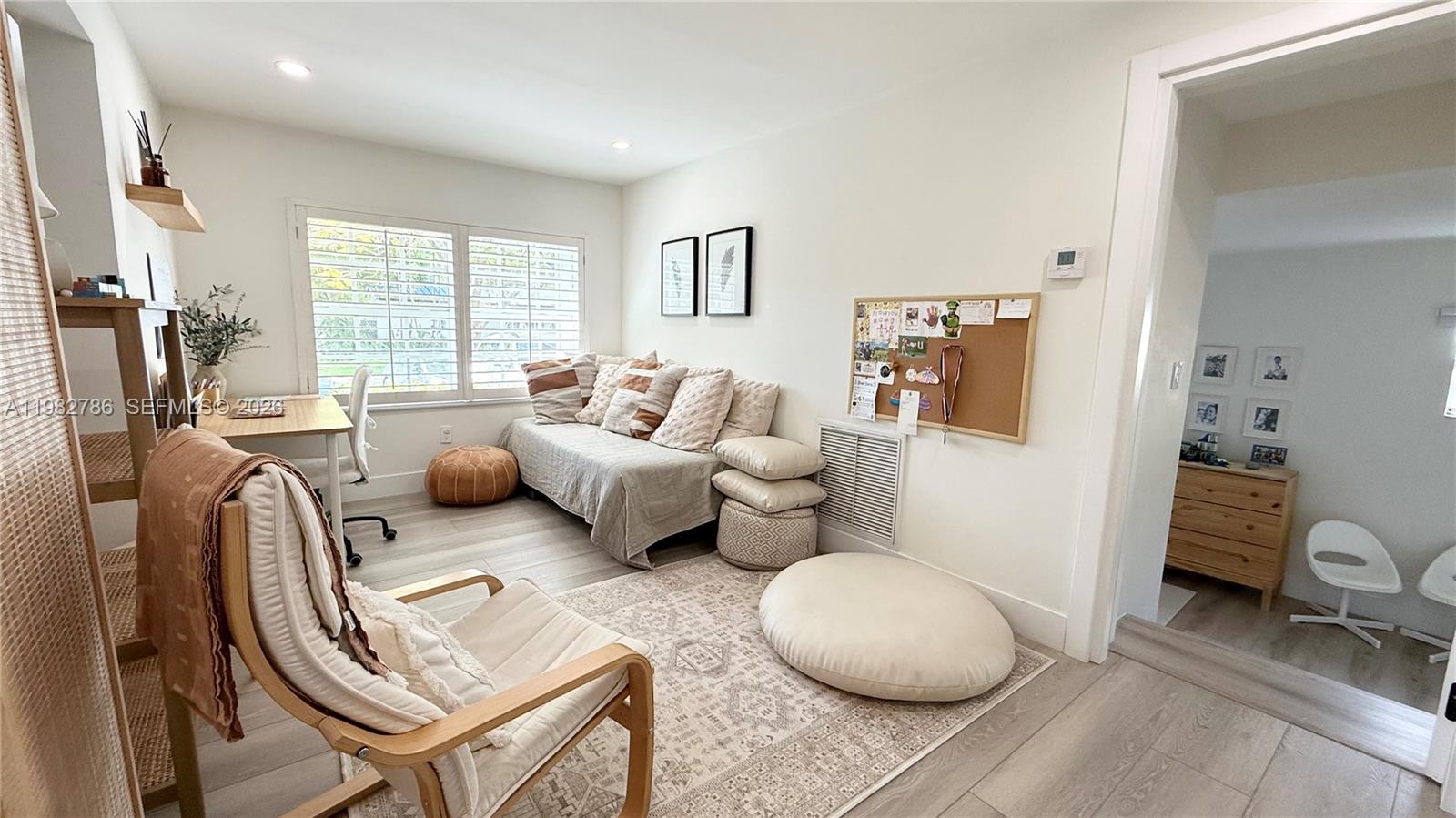 5785 SW 54th Ter 5785