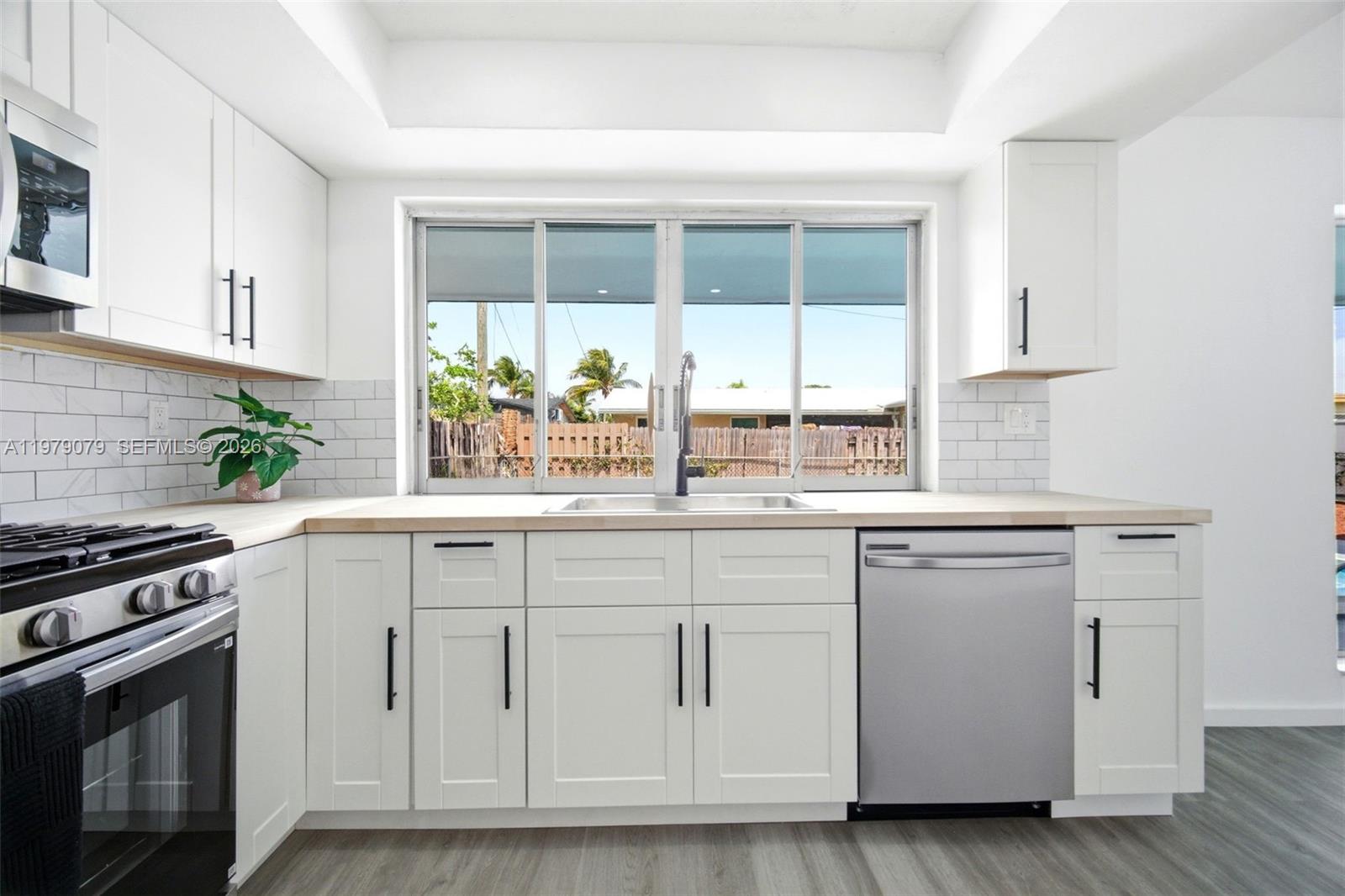 SUNRISE GOLF VILLAGE SEC - Residential