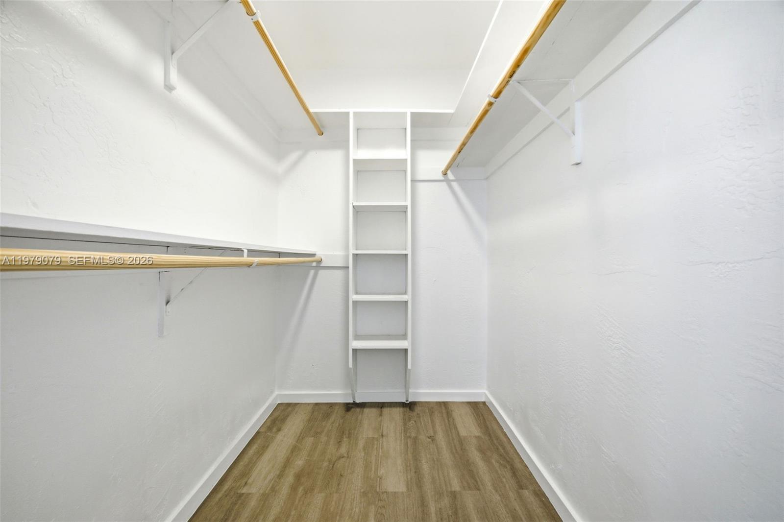 SUNRISE GOLF VILLAGE SEC - Residential