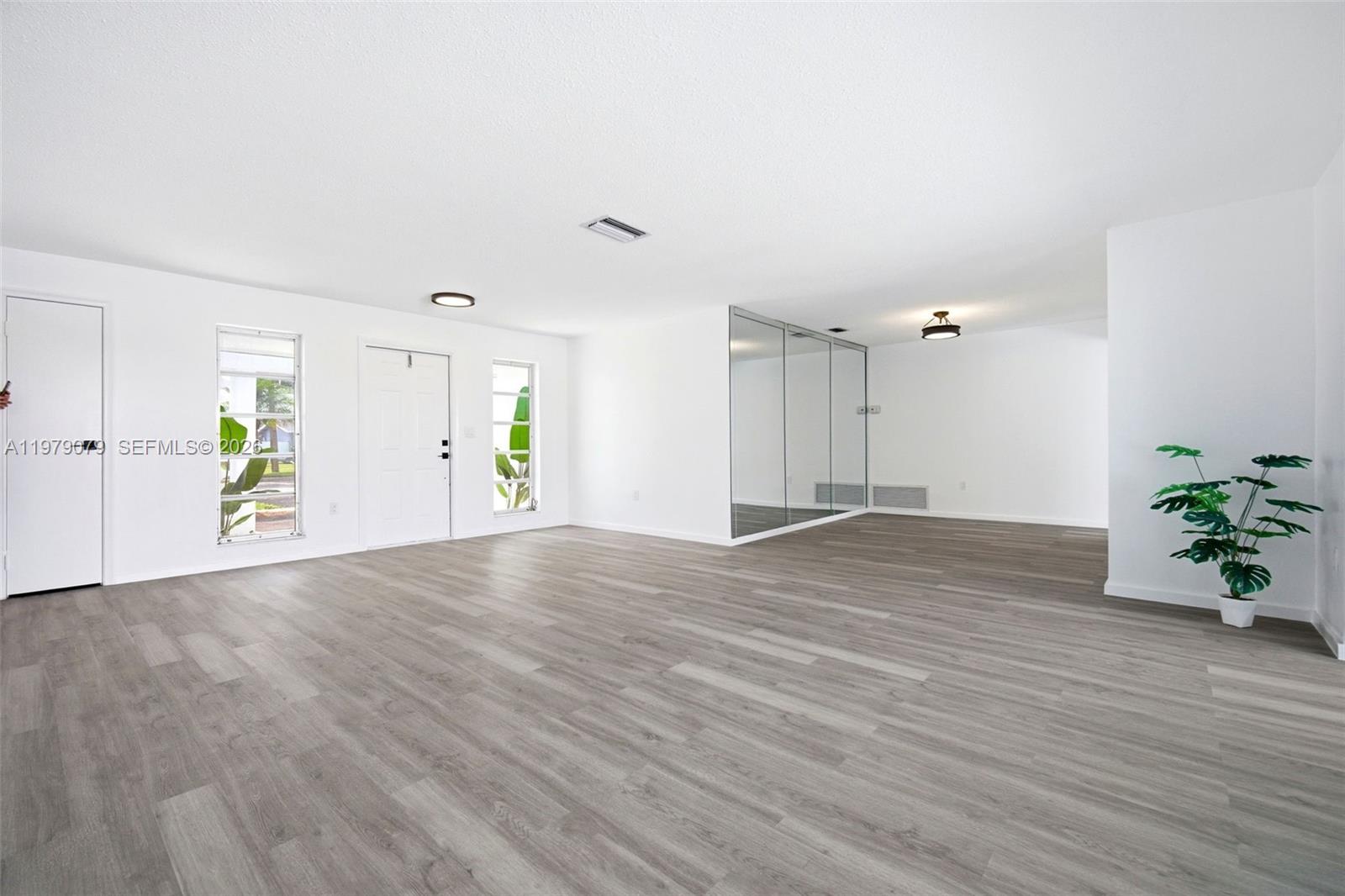 SUNRISE GOLF VILLAGE SEC - Residential