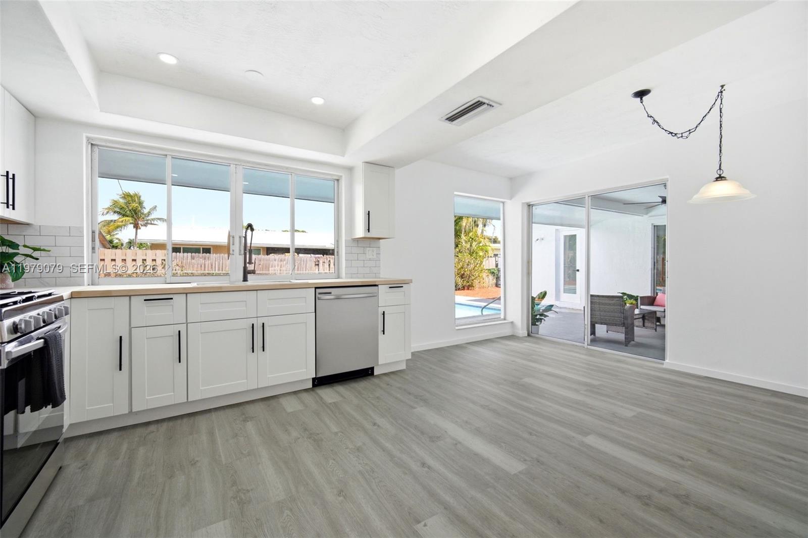 SUNRISE GOLF VILLAGE SEC - Residential