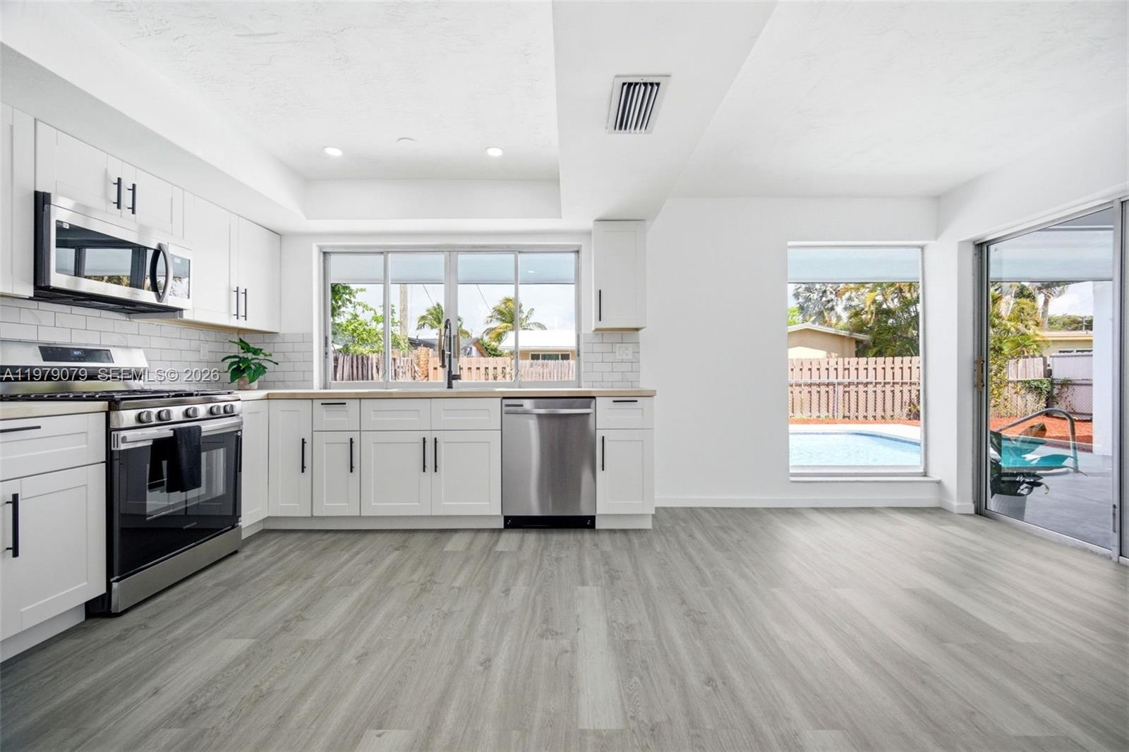 SUNRISE GOLF VILLAGE SEC - Residential