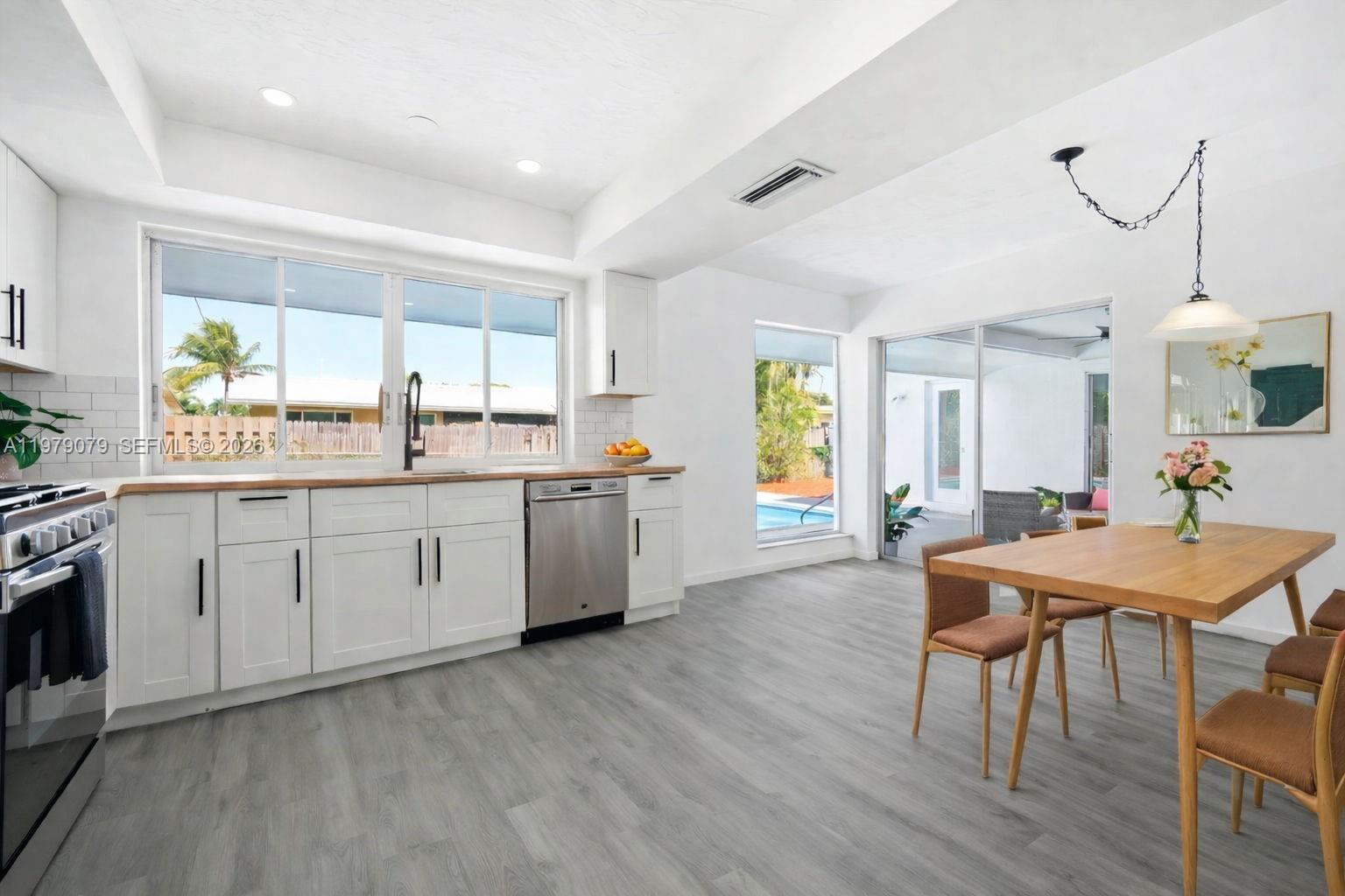 SUNRISE GOLF VILLAGE SEC - Residential