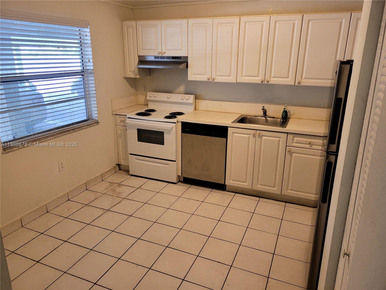 CONDADO REAL CONDO - Residential Lease