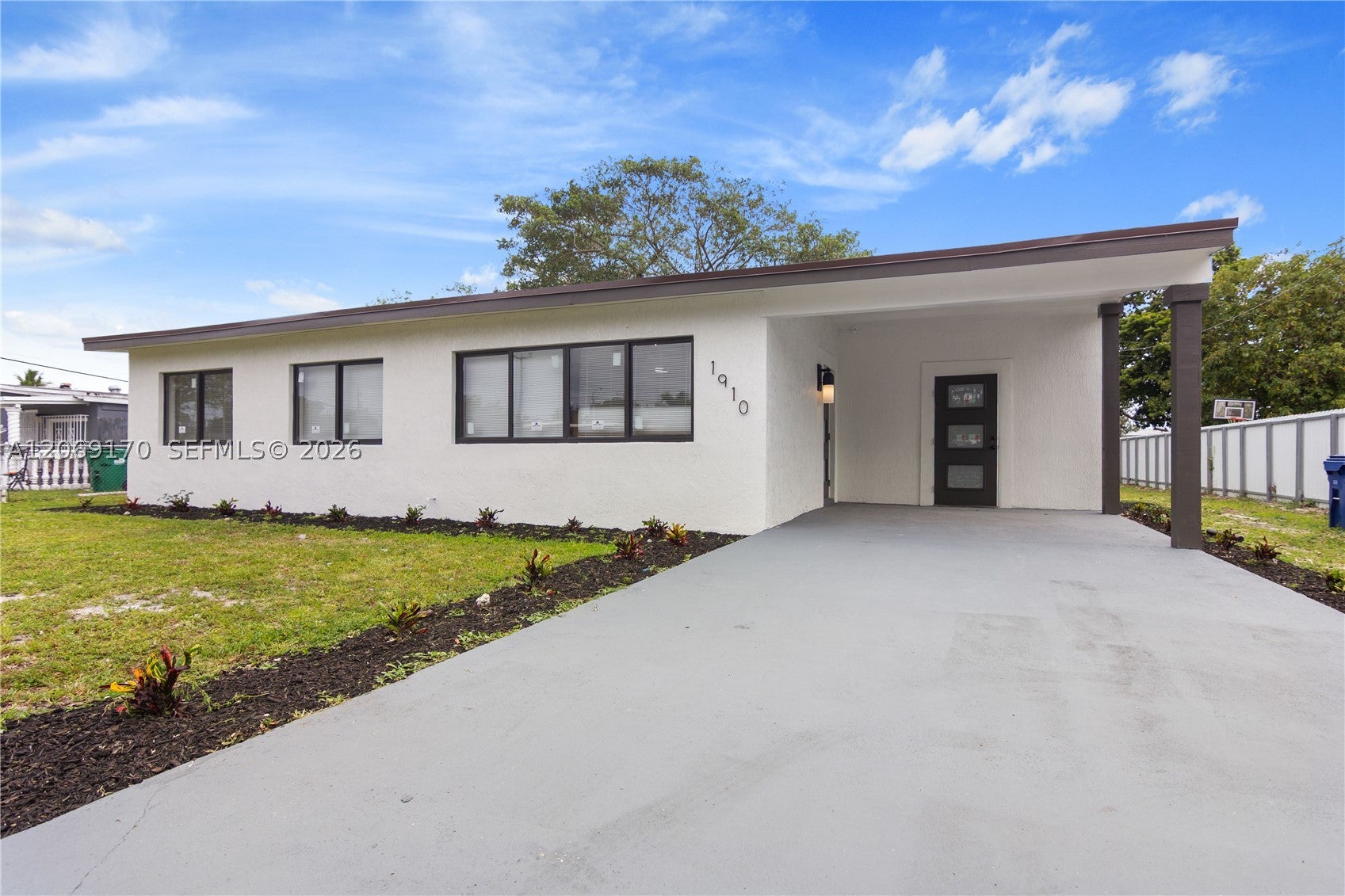 1910 NW 134th St, Miami FL 33167