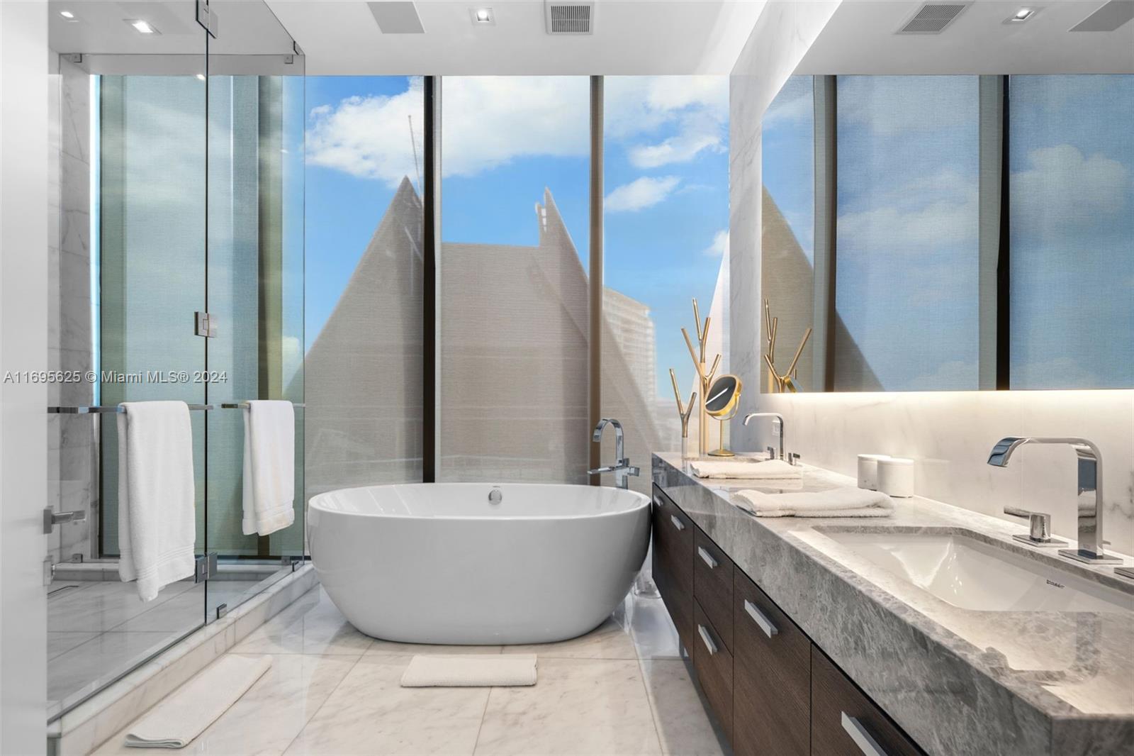 MUSE CONDO - Residential