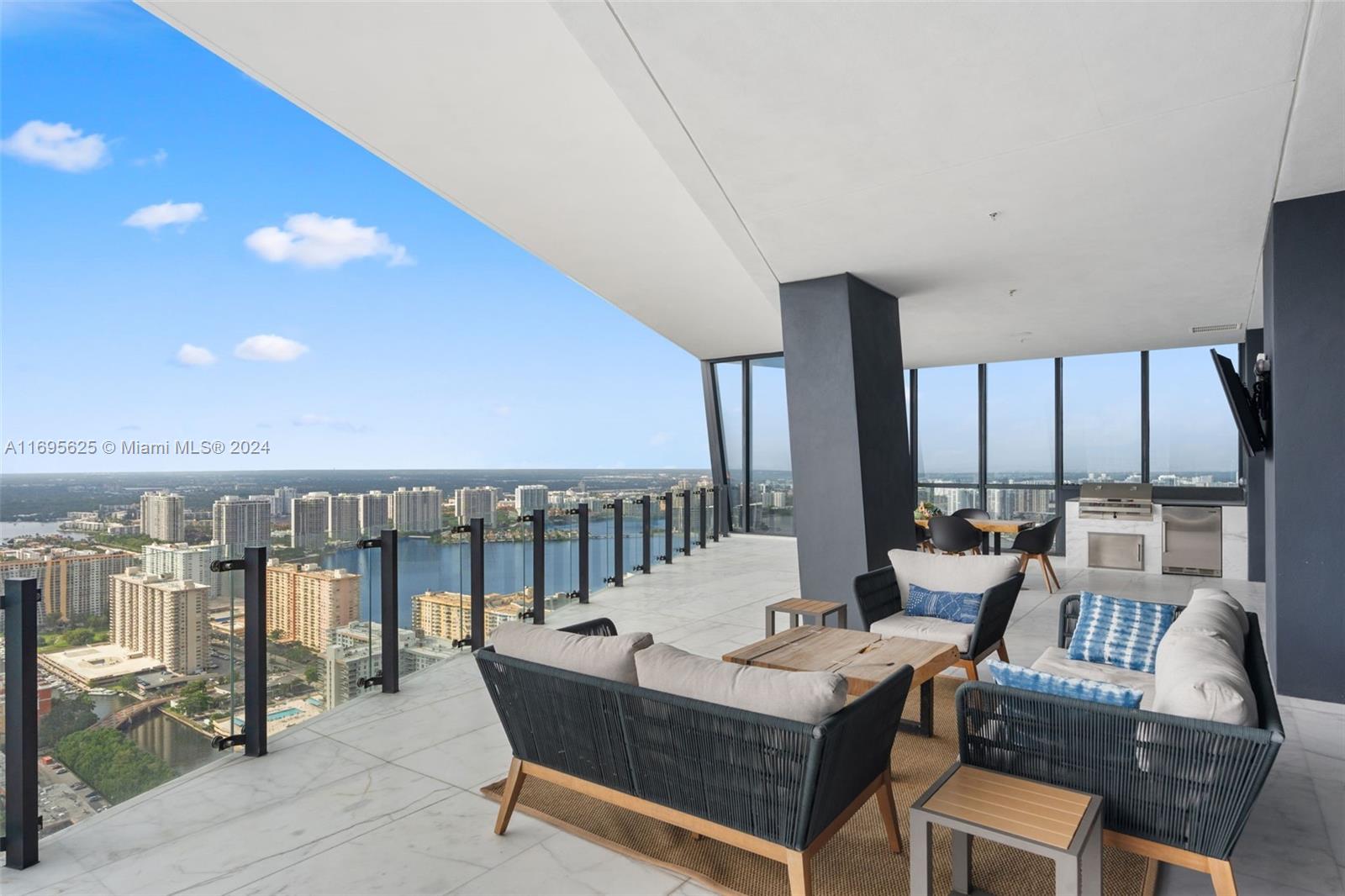 MUSE CONDO - Residential