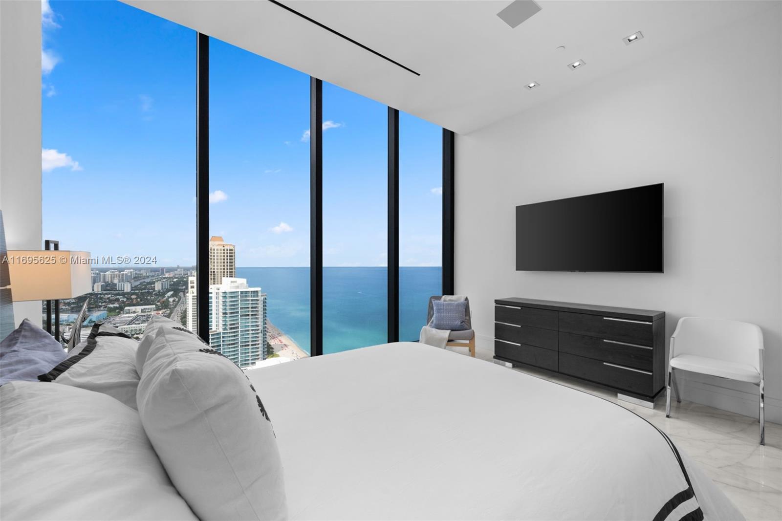 MUSE CONDO - Residential