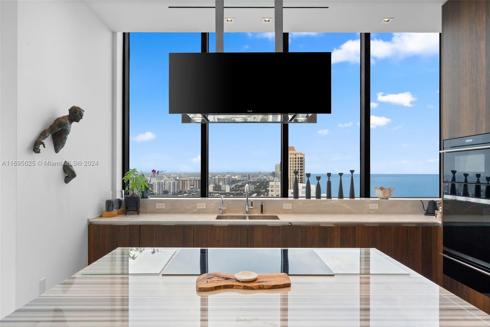MUSE CONDO - Residential