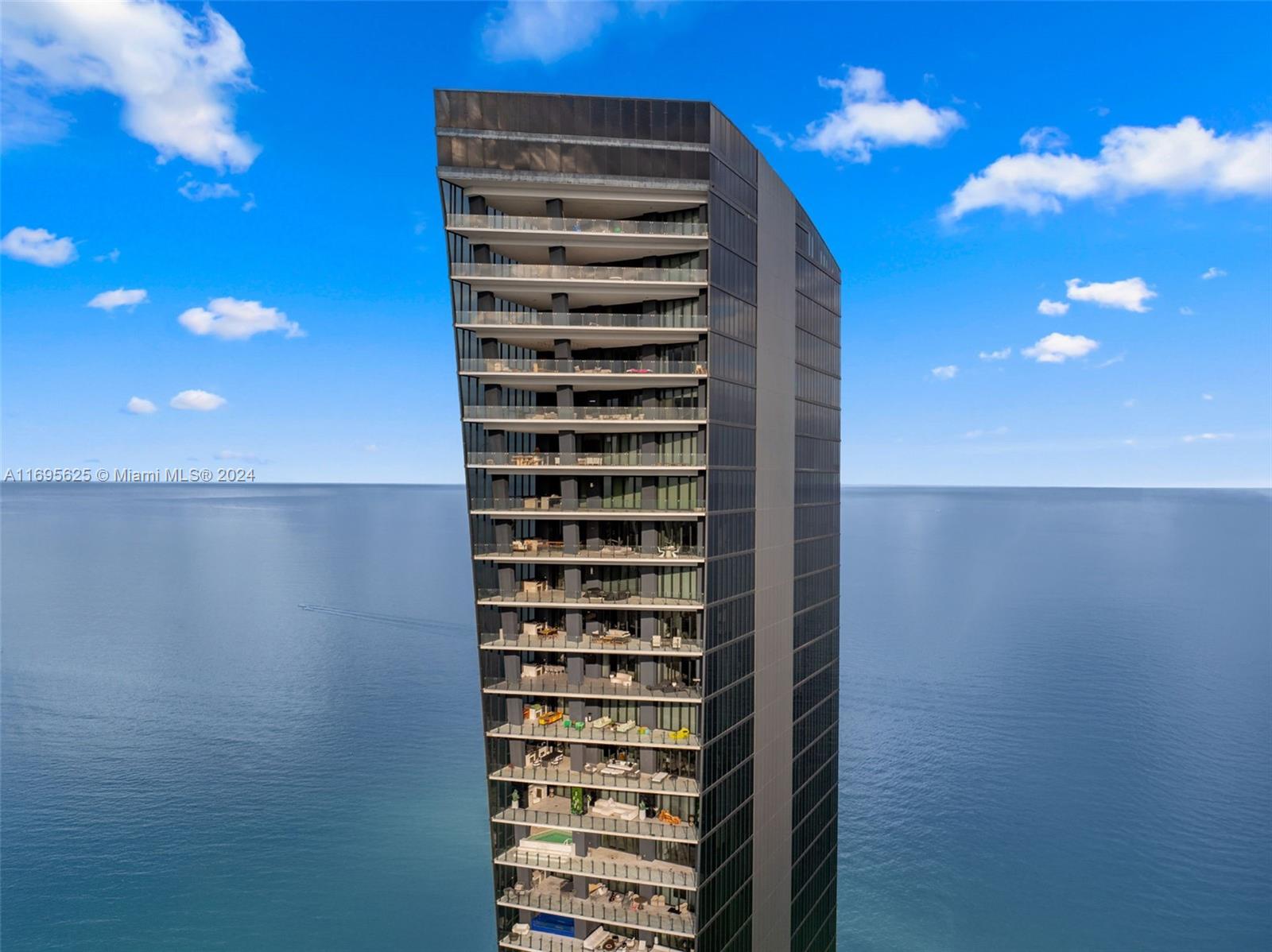 MUSE CONDO - Residential
