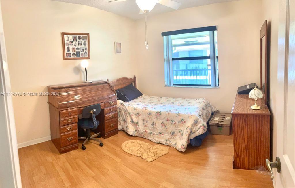 WINDING LAKE 2 AT WELLEBY - Residential