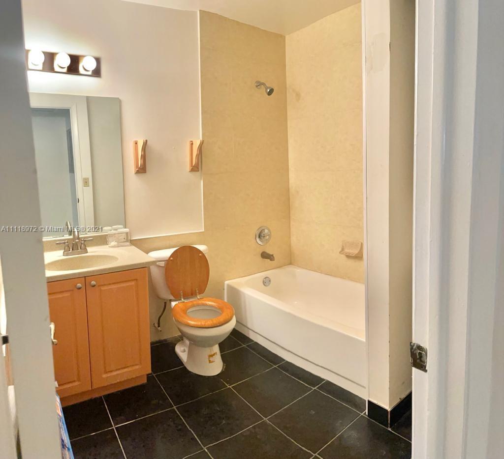 WINDING LAKE 2 AT WELLEBY - Residential