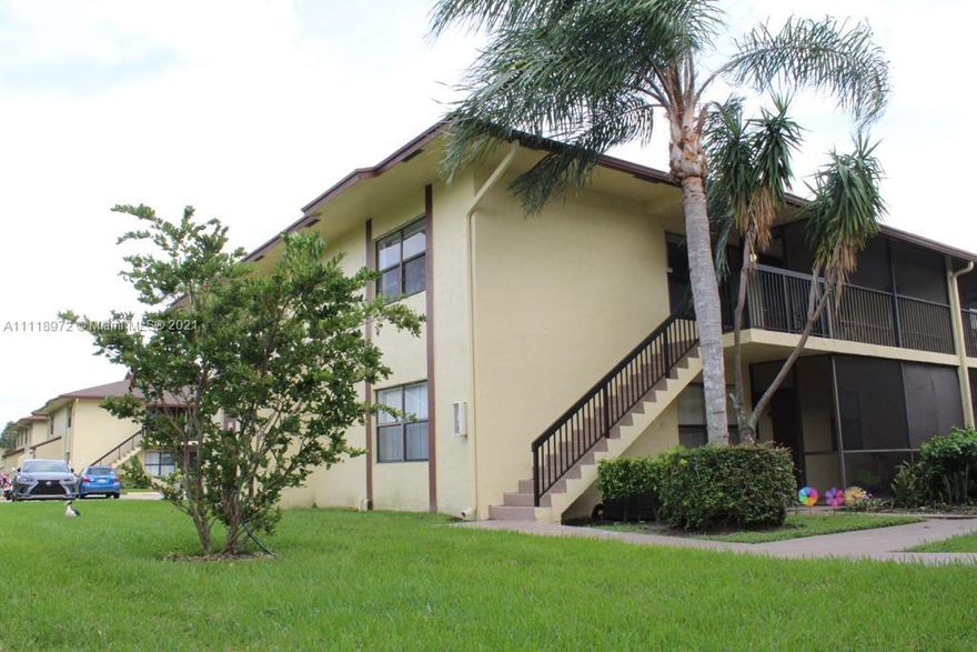 INVESTORS WELCOME !!!! Excellent Location, 2 bedrooms, 2 Bathrooms,  Second Floor unit with screened entryway,  Laminated Floors in Bedrooms, Tile Floor throughout the Main Areas. Washer/dryer located inside the unit . Community offers: Community pool, tennis ,Close to main Highways, Restaurants, Shopping. Assigned Parking Spaces all ages-Pet Friendly-************RENT IMMEDIATLY! GREAT INVESTMENT OPPORTUNITY**