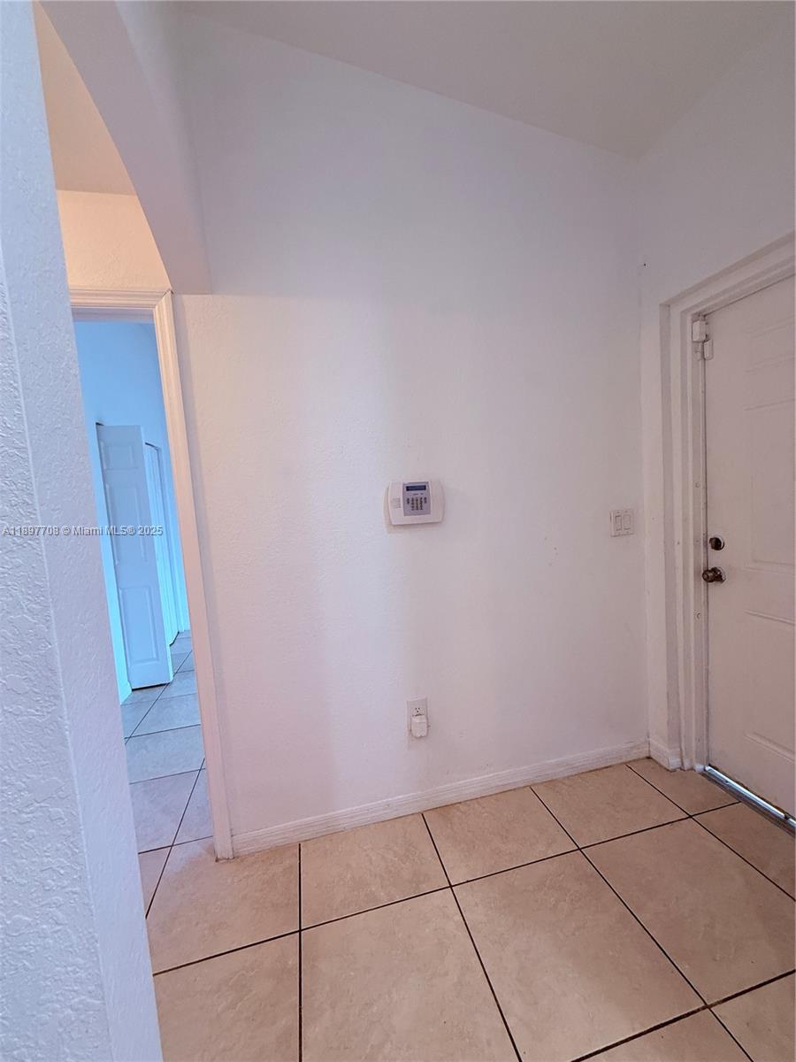 3820 SW 48th Ave E-31, Pembroke Park, FL, 33023/$290,000 3 3820 SW 48th Ave E-31
