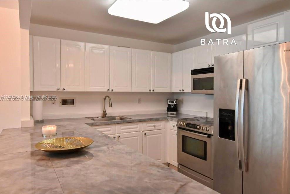 RONEY PALACE CONDO - Residential Lease