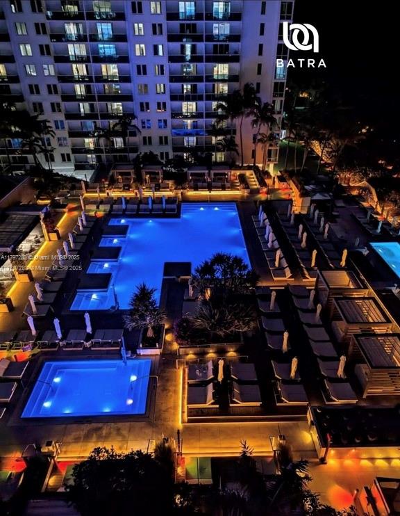 RONEY PALACE CONDO - Residential Lease