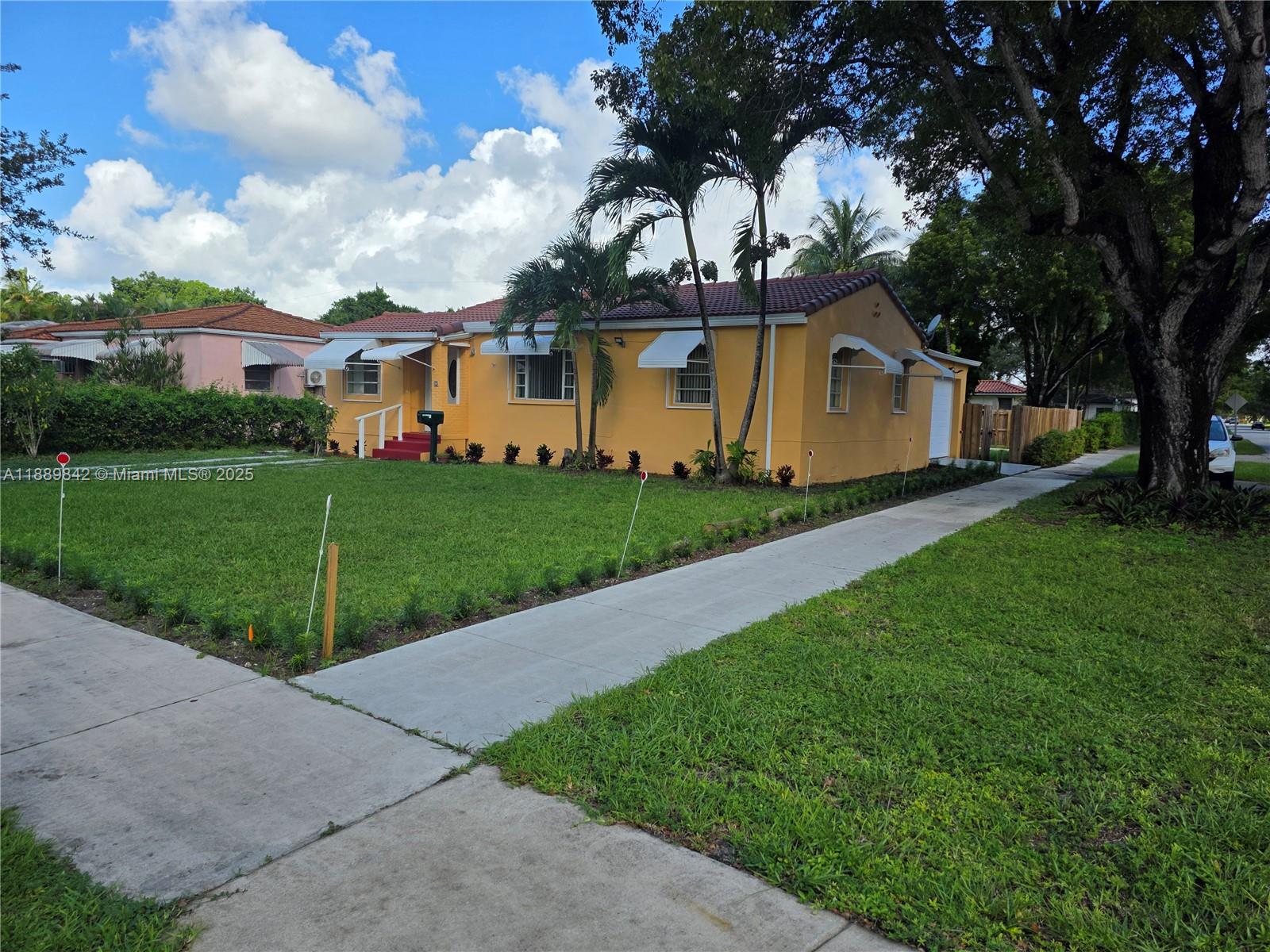 REV PL OF COUNTRY CLUB ES - Residential Lease