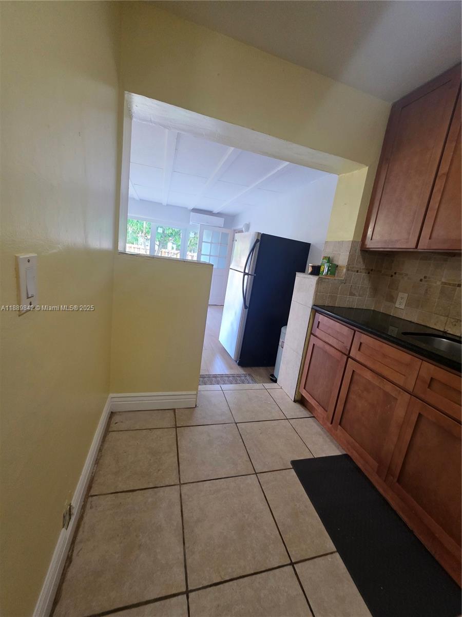 REV PL OF COUNTRY CLUB ES - Residential Lease