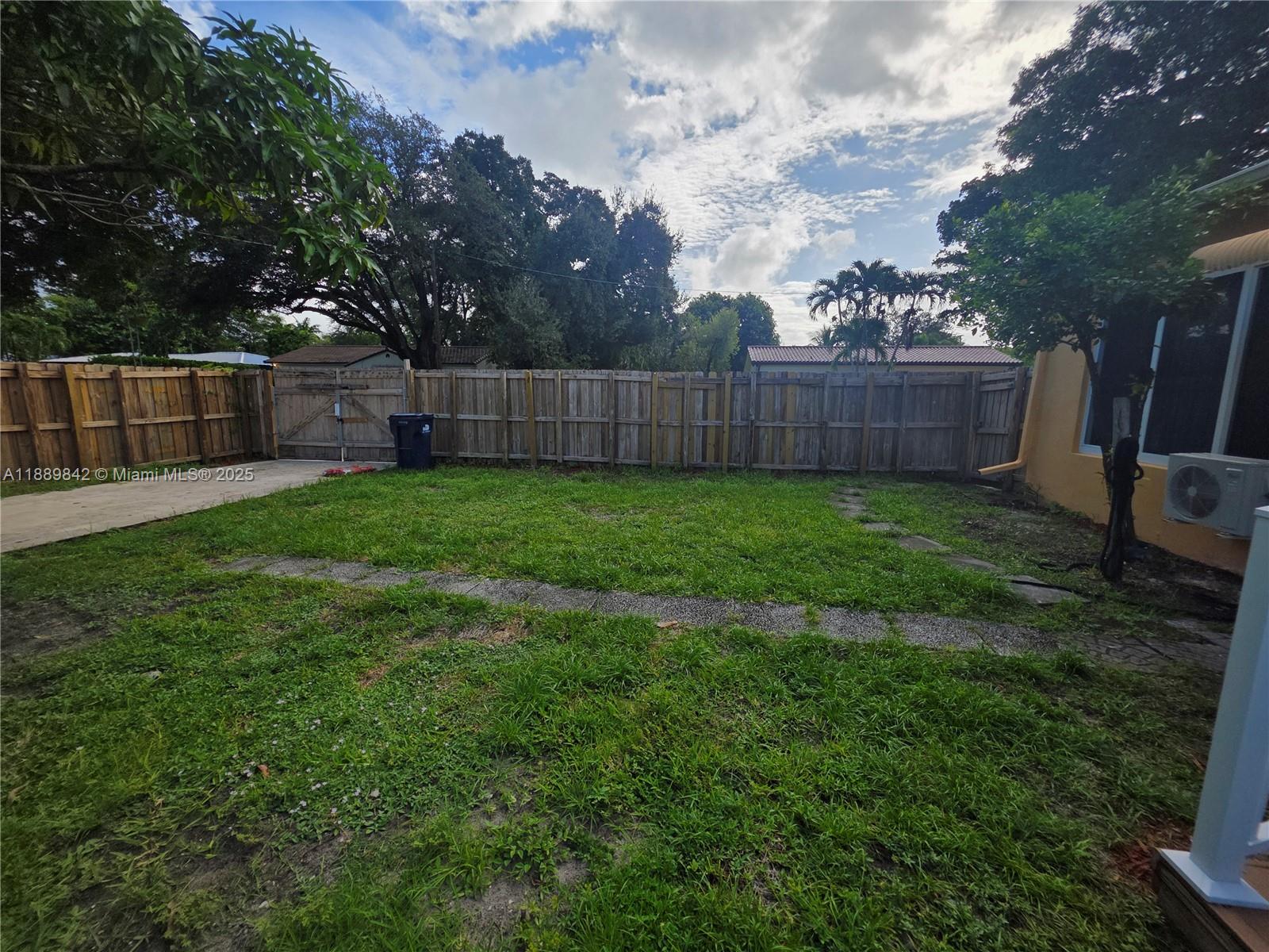 REV PL OF COUNTRY CLUB ES - Residential Lease