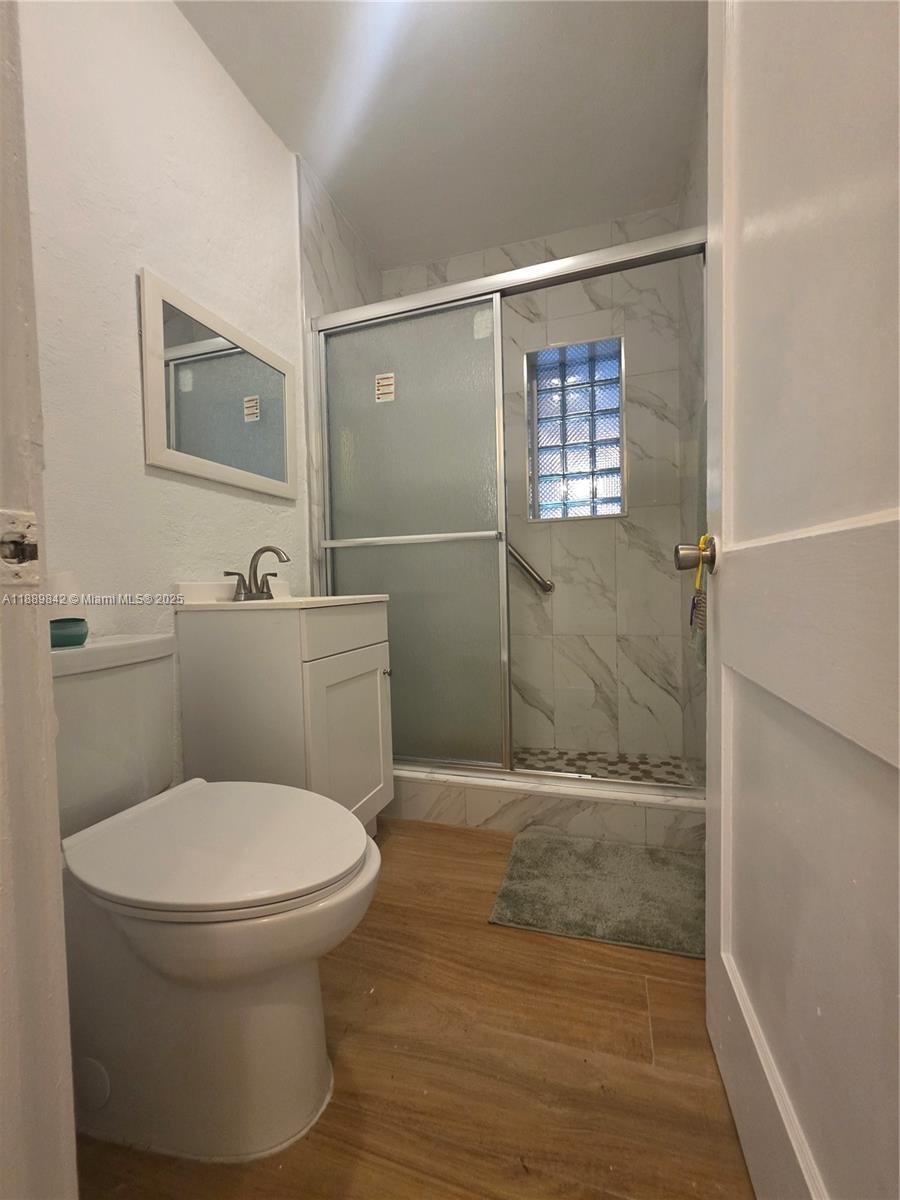 REV PL OF COUNTRY CLUB ES - Residential Lease