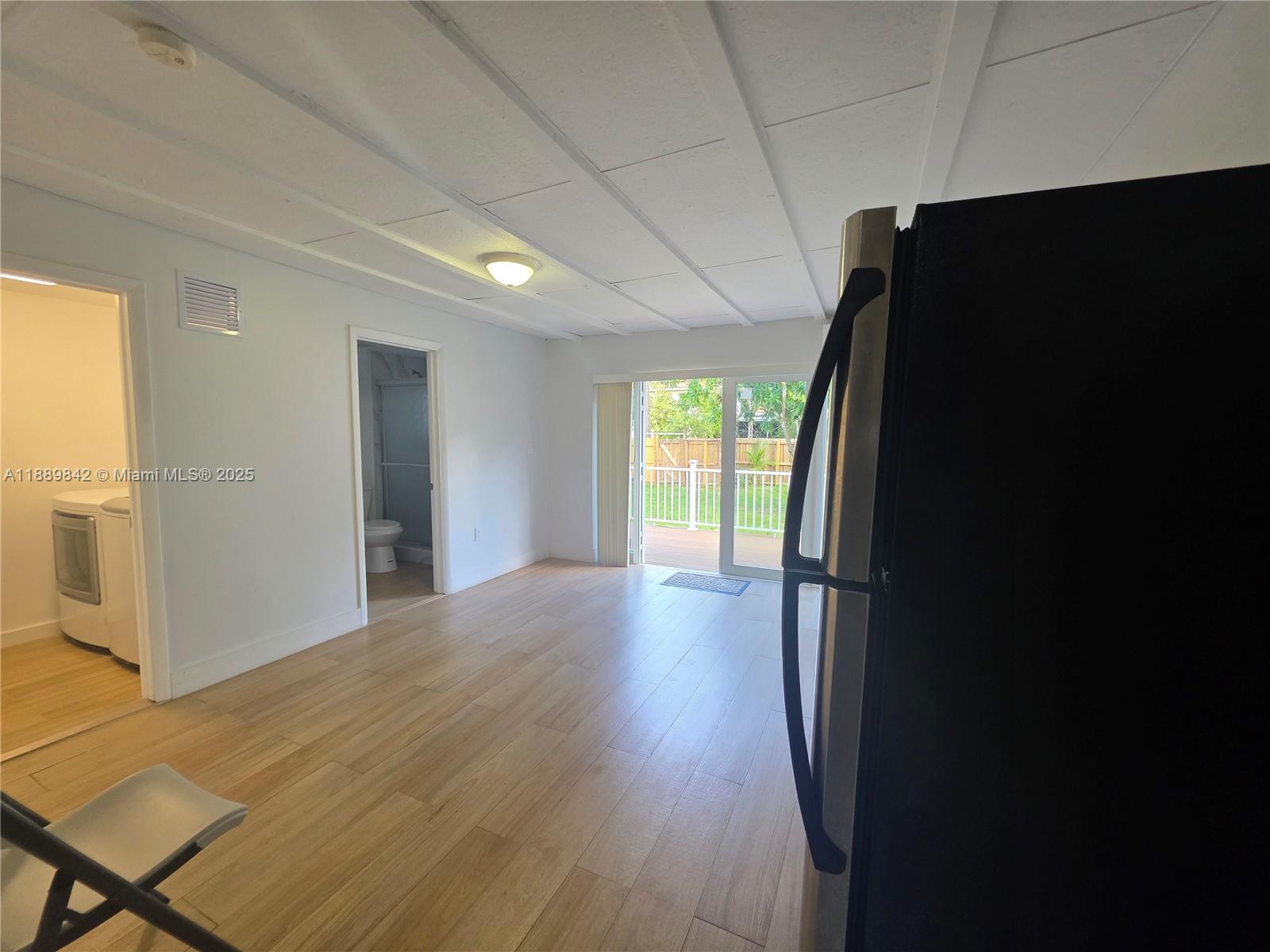 REV PL OF COUNTRY CLUB ES - Residential Lease