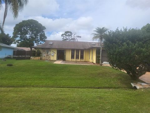 Single Family Residence in Port St. Lucie FL 1552 Ladner St St 3.jpg